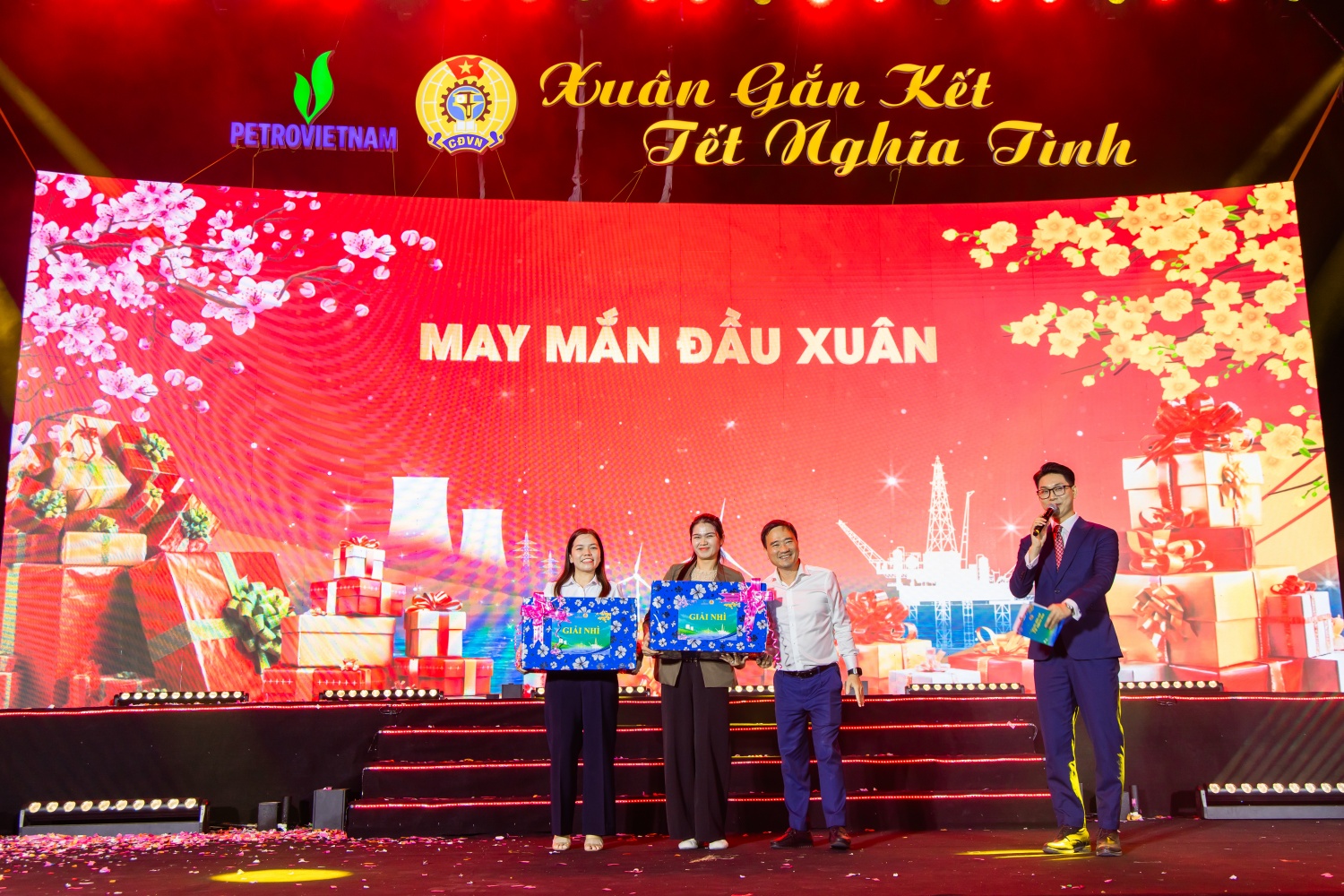 Lan tỏa chương trình Petrovietnam: Xuân Gắn kết - Tết Nghĩa tình trên công trường chuỗi dự án khí - điện Lô B - Ô Môn