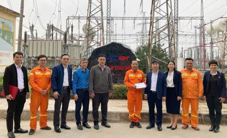 Đảng bộ Tổng công ty Truyền tải điện Quốc gia giữ vững niềm tin theo Đảng