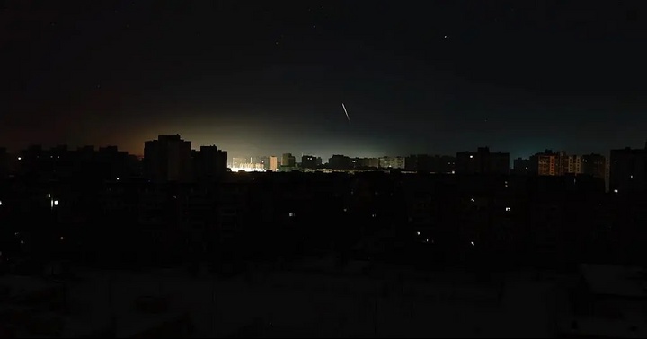 Hai thành phố của Ukraine lại "rung chuyển" sau đợt tấn công bằng UAV