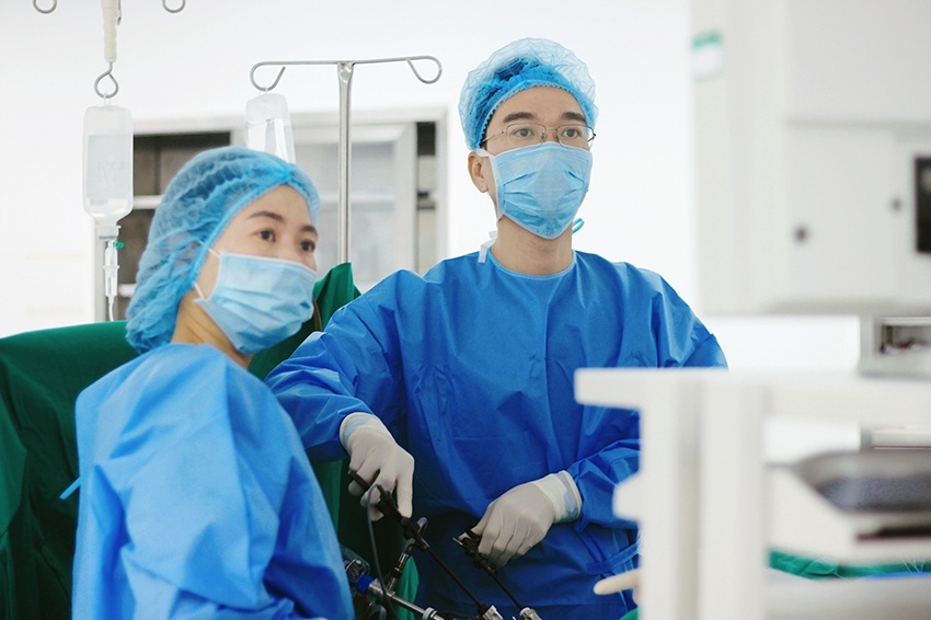 Vinmec Phú Quốc phẫu thuật nội soi xử lý “túi khuyết” tử cung cho người phụ nữ 3 lần mổ đẻ