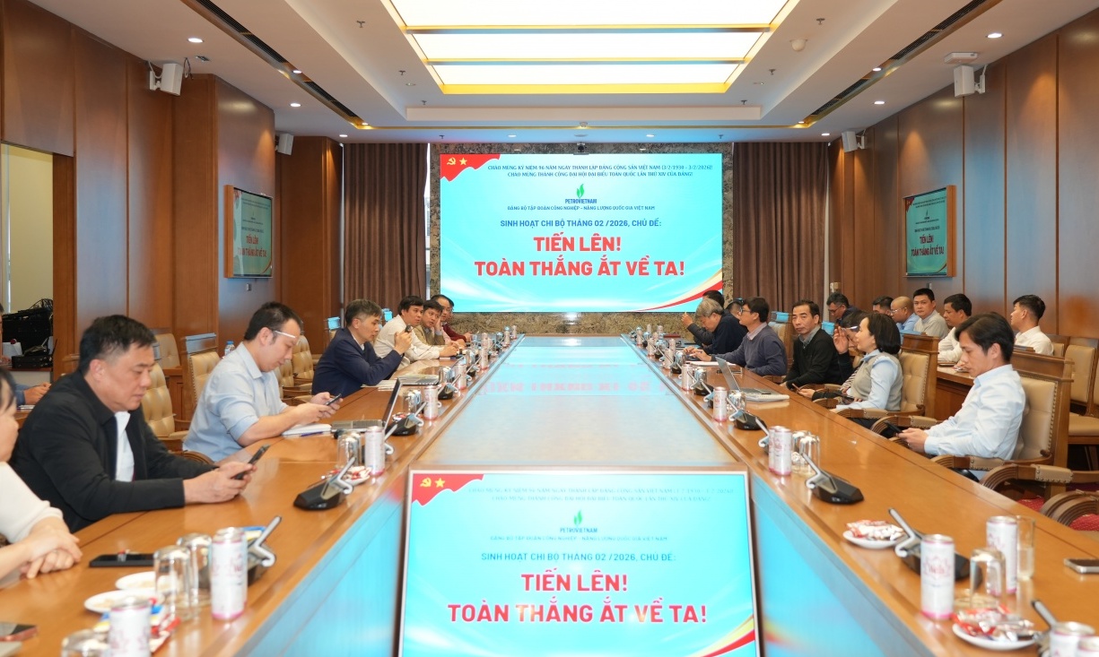 [Chùm ảnh] Đảng bộ Bộ máy QL&ĐH Petrovietnam tổ chức sinh hoạt chi bộ tháng 2: “Tiến lên! Toàn thắng ắt về ta!”