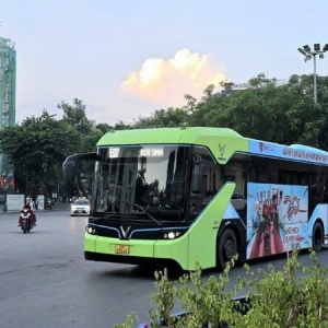 Hà Nội tăng cường 6 tuyến xe buýt phục vụ Hội chợ Quốc gia mùa Xuân 2026