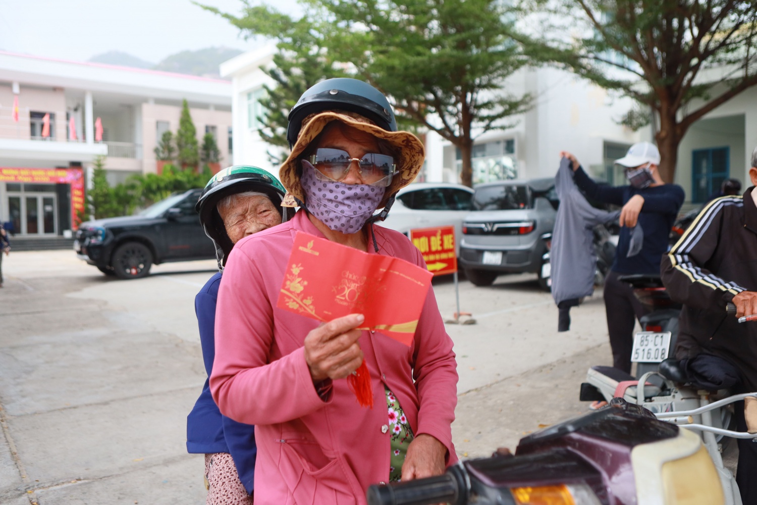 Petrovietnam trao quà Tết, lan tỏa nghĩa tình tại Khánh Hòa