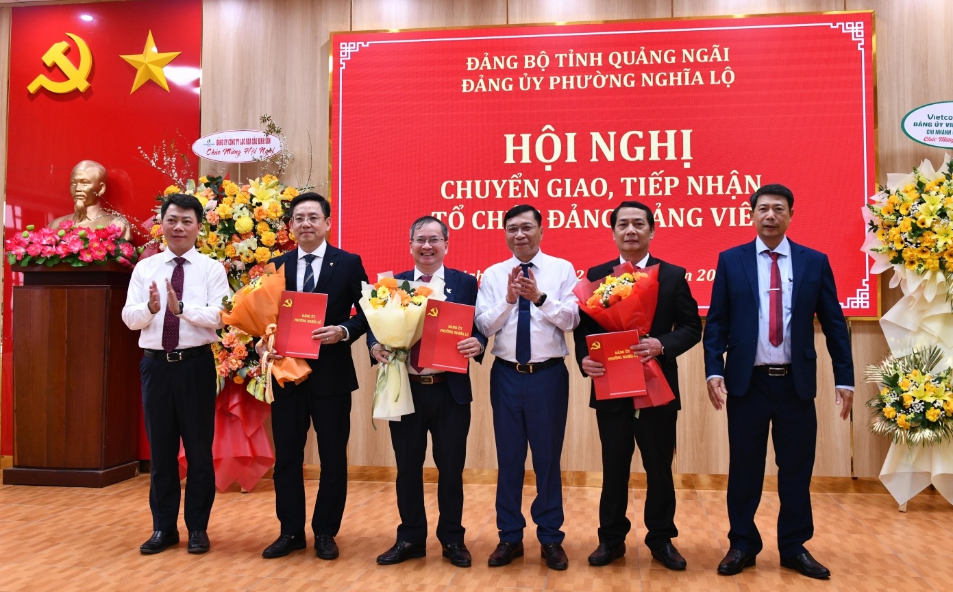 Đảng bộ BSR chuyển giao về tổ chức Đảng bộ lớn nhất tỉnh Quảng Ngãi