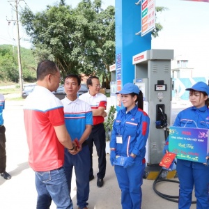 Lãnh đạo PVOIL thăm, chúc Tết người lao động khu vực miền Trung, Tây Nguyên