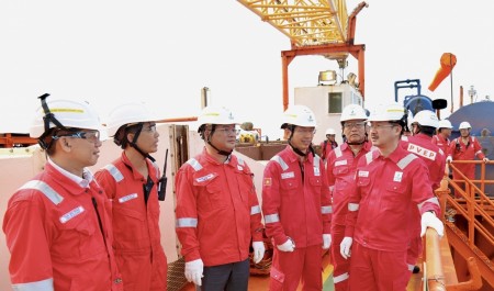 Lãnh đạo PVEP động viên, chúc Tết người lao động trên giàn FPU Đại Hùng 01