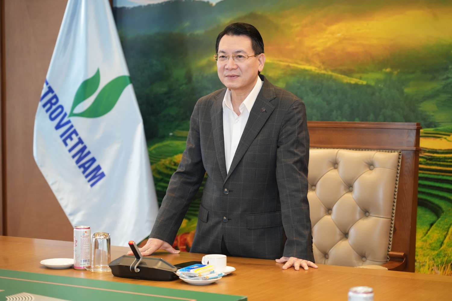 Petrovietnam gặp mặt, tri ân chia tay cán bộ về nghỉ hưu theo chế độ Petrovietnam gặp mặt, tri ân chia tay cán bộ về nghỉ hưu theo chế độ