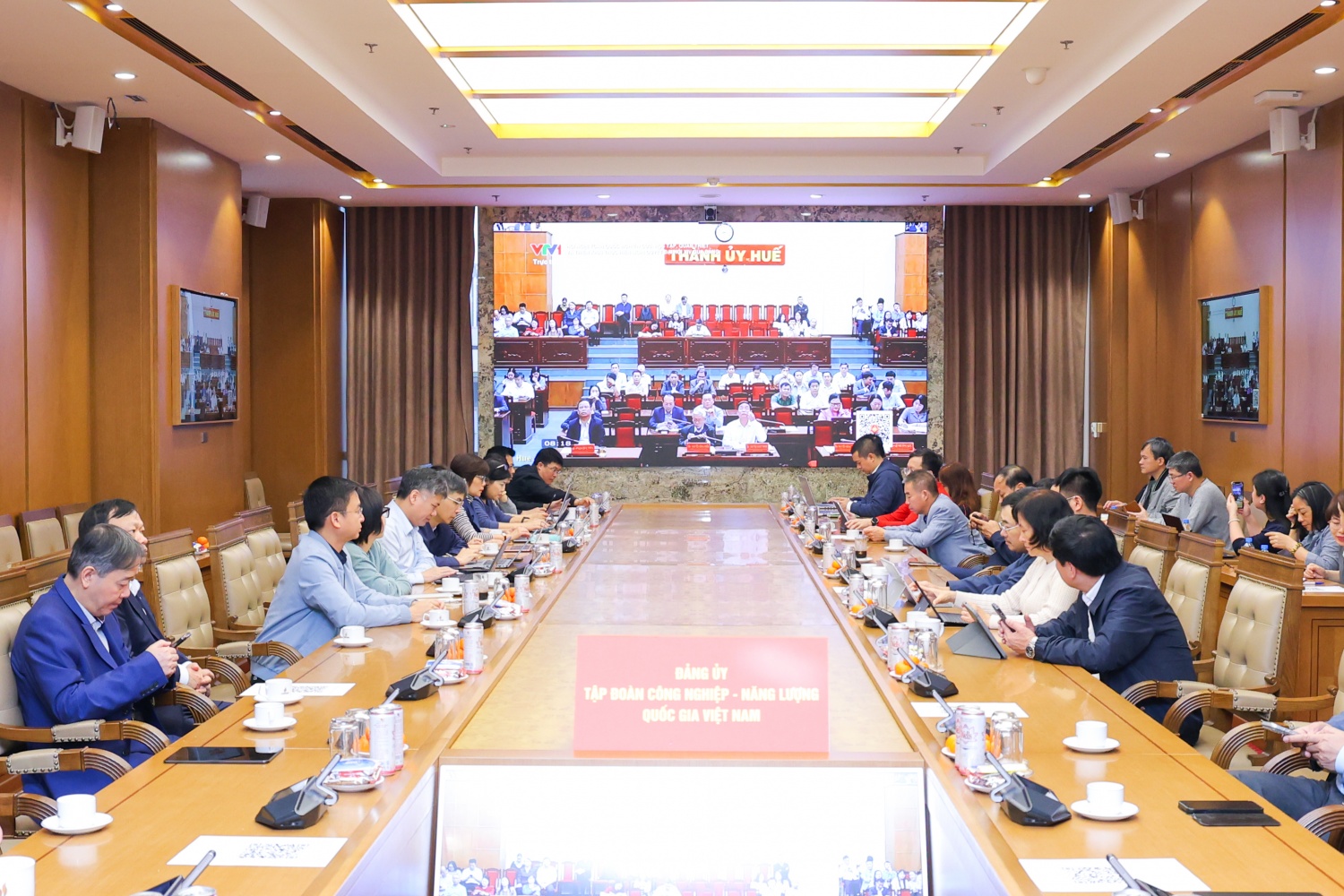 Đảng bộ Petrovietnam tham dự Hội nghị học tập, triển khai Nghị quyết Đại hội XIV của Đảng Đảng bộ Petrovietnam tham dự Hội nghị học tập, triển khai Nghị quyết Đại hội XIV của Đảng