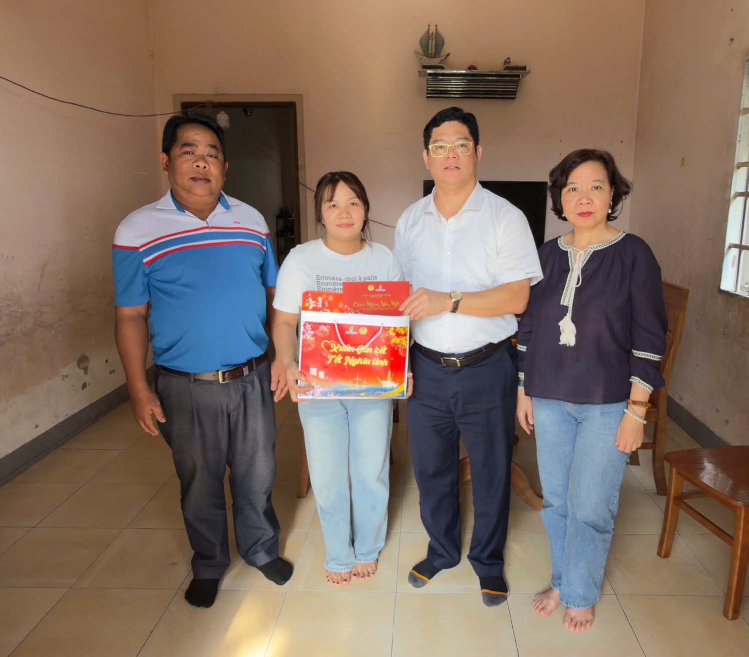 Công đoàn Petrovietnam trao gửi nghĩa tình tới người lao động khó khăn dịp Tết Công đoàn Petrovietnam trao gửi nghĩa tình tới người lao động khó khăn dịp Tết