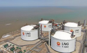 Trung Quốc nổi lên là nhà đầu tư LNG lớn nhất châu Á