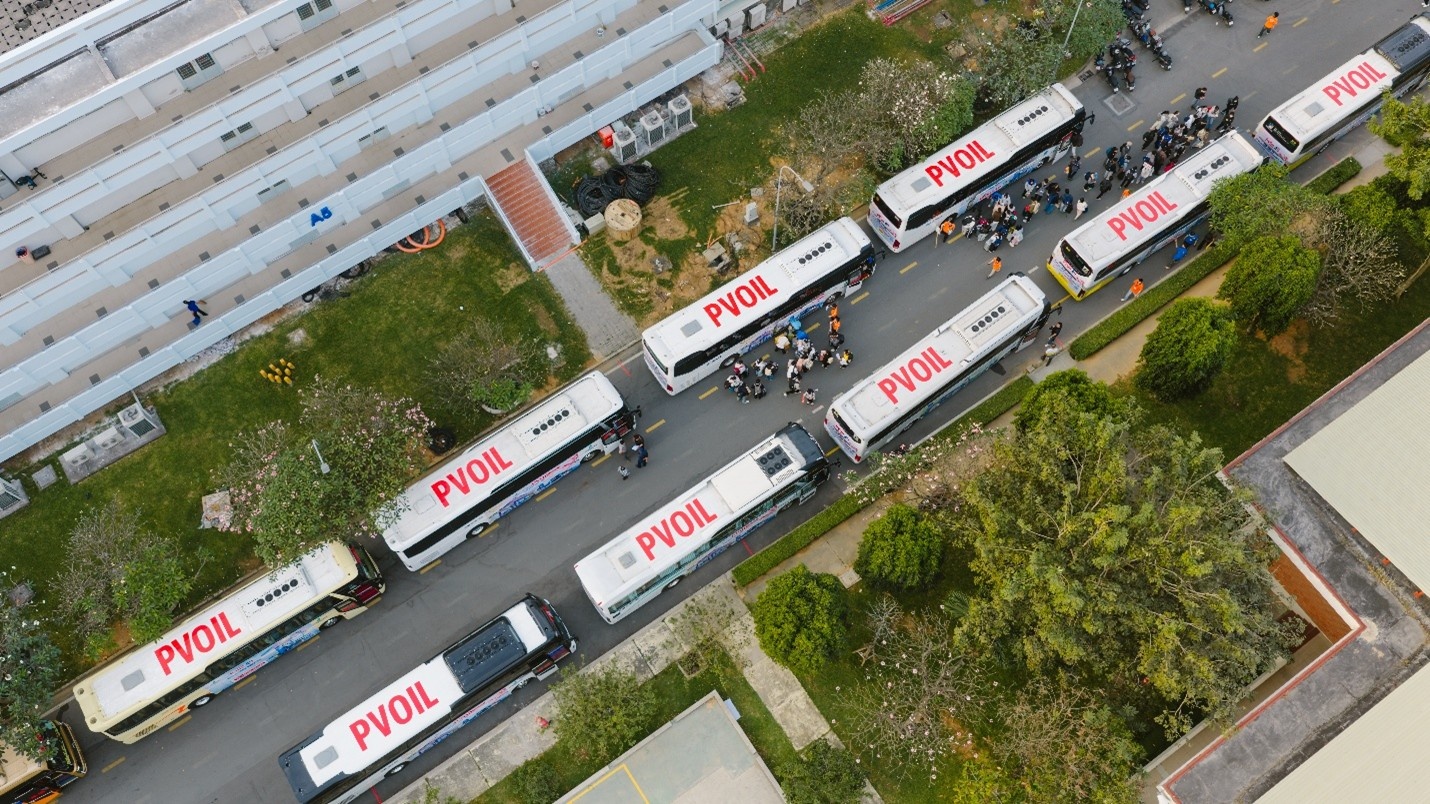 25 chuyến xe sẽ đưa sinh viên về các tỉnh miền Trung dọc Quốc lộ 1A, từ Khánh Hòa, Bình Định đến Nghệ An, Thanh Hóa. 25 chuyến xe sẽ đưa sinh viên về các tỉnh miền Trung dọc Quốc lộ 1A, từ Khánh Hòa, Bình Định đến Nghệ An, Thanh Hóa.