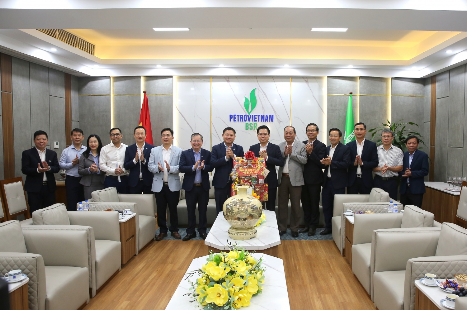 Lãnh đạo tỉnh Quảng Ngãi thăm, chúc Tết CBCNV BSR dịp Tết Nguyên đán Bính Ngọ Lãnh đạo tỉnh Quảng Ngãi thăm, chúc Tết CBCNV BSR dịp Tết Nguyên đán Bính Ngọ