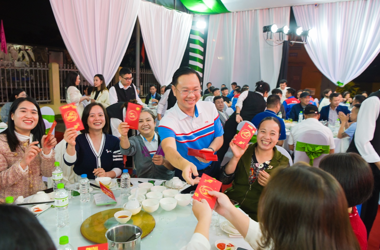 Ấm áp nghĩa tình nơi “mái nhà chung” PVOIL Ấm áp nghĩa tình nơi “mái nhà chung” PVOIL