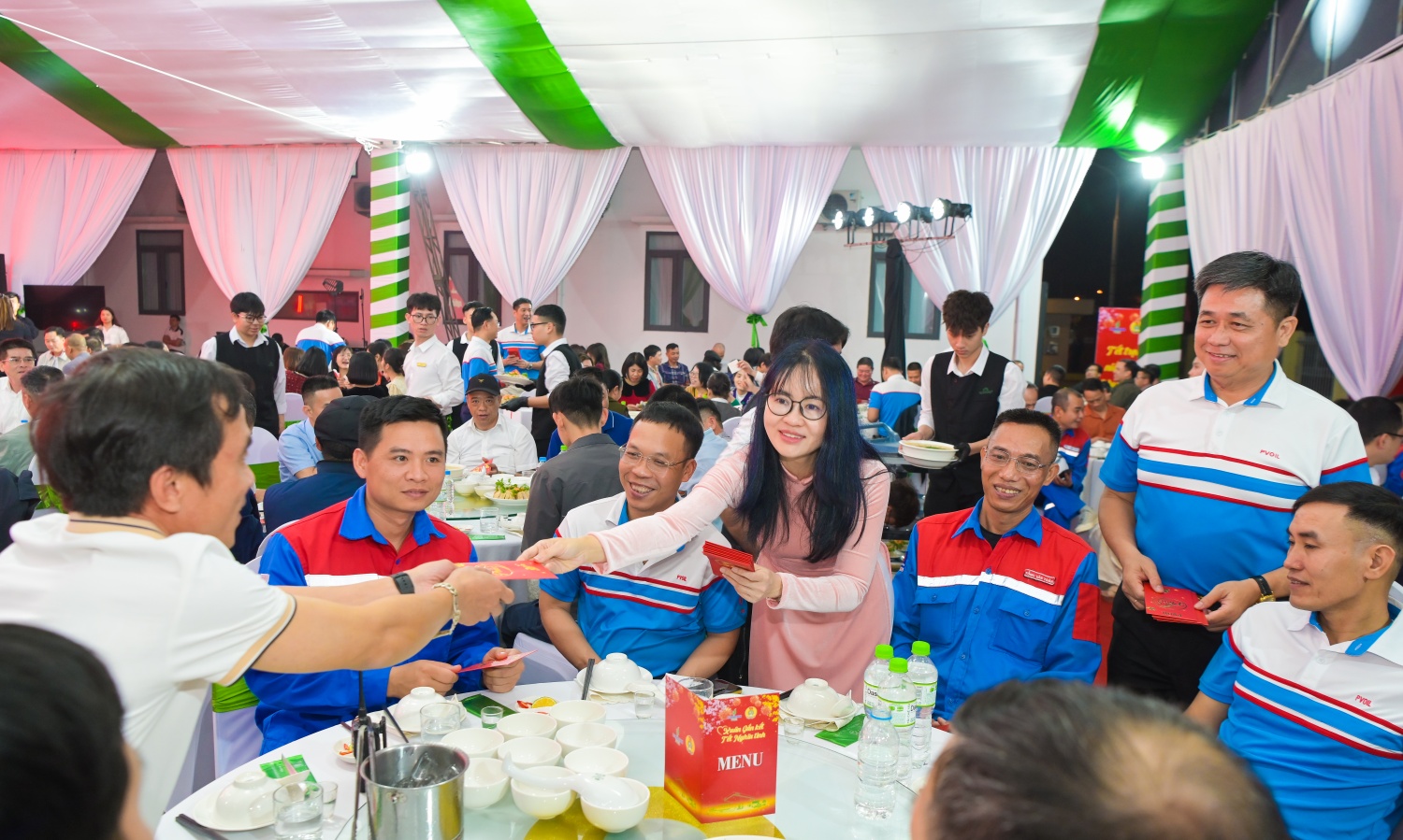 Ấm áp nghĩa tình nơi “mái nhà chung” PVOIL Ấm áp nghĩa tình nơi “mái nhà chung” PVOIL