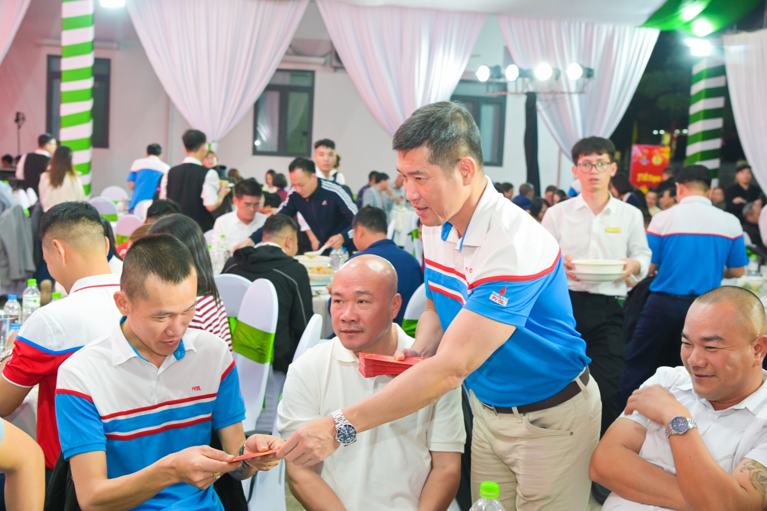 Ấm áp nghĩa tình nơi “mái nhà chung” PVOIL Ấm áp nghĩa tình nơi “mái nhà chung” PVOIL