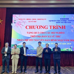 Petrovietnam mang Tết ấm no đến với bà con xã Vũ Thư (Hưng Yên)