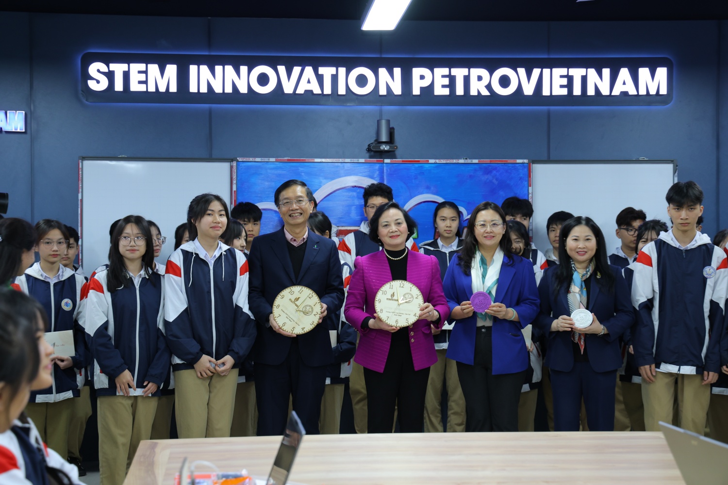 Phòng STEM mở ra không gian tri thức rộng lớn cho học sinh vùng cao Phòng STEM mở ra không gian tri thức rộng lớn cho học sinh vùng cao