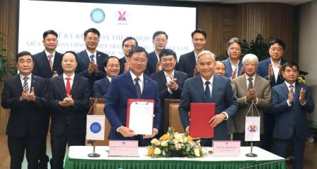 TKV tuyển dụng 15 tân kỹ sư Đại học Mỏ - Địa chất