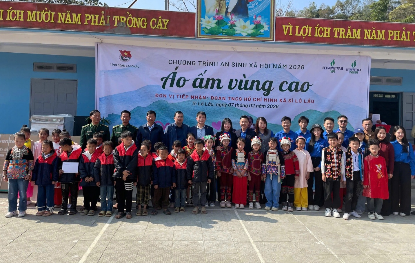 VPI và PVChem phối hợp tổ chức chương trình “Áo ấm vùng cao”, “Tết vì người nghèo” tại Lai Châu