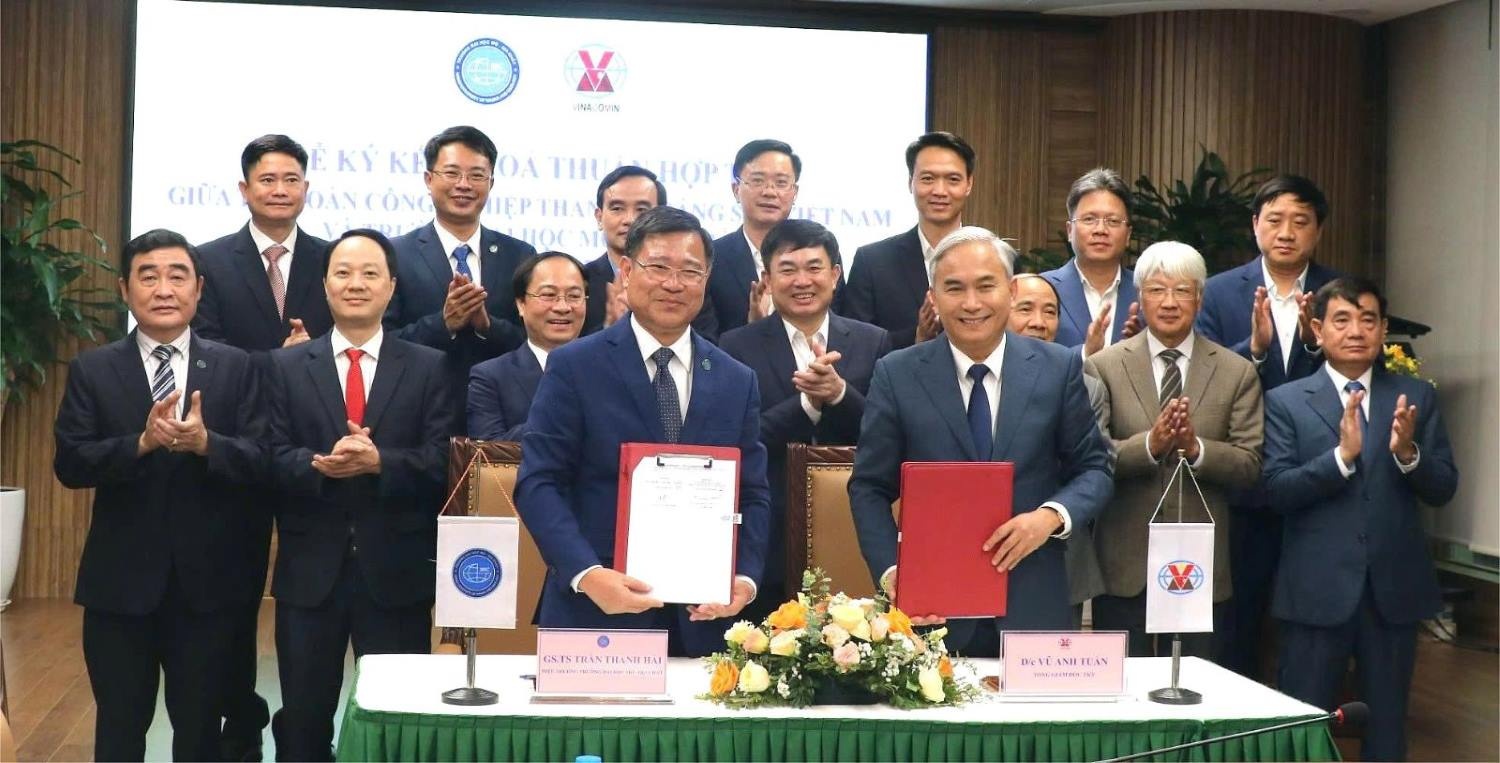 TKV và trường Mỏ 