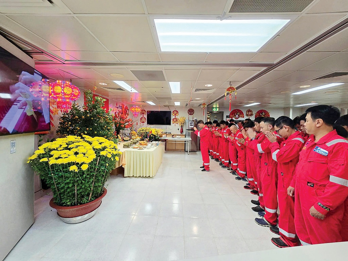 Đón Tết ngoài giàn Hải Thạch - Mộc Tinh Đón Tết ngoài giàn Hải Thạch - Mộc Tinh