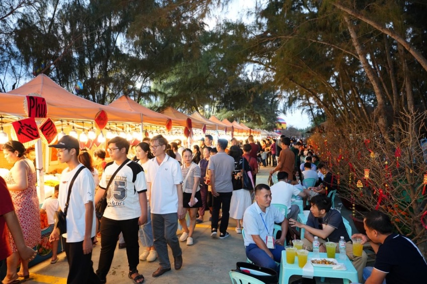 Cần Giờ đón Tết sớm: Hơn 10.000 du khách đổ về khai hội Green Paradise Tet Fest