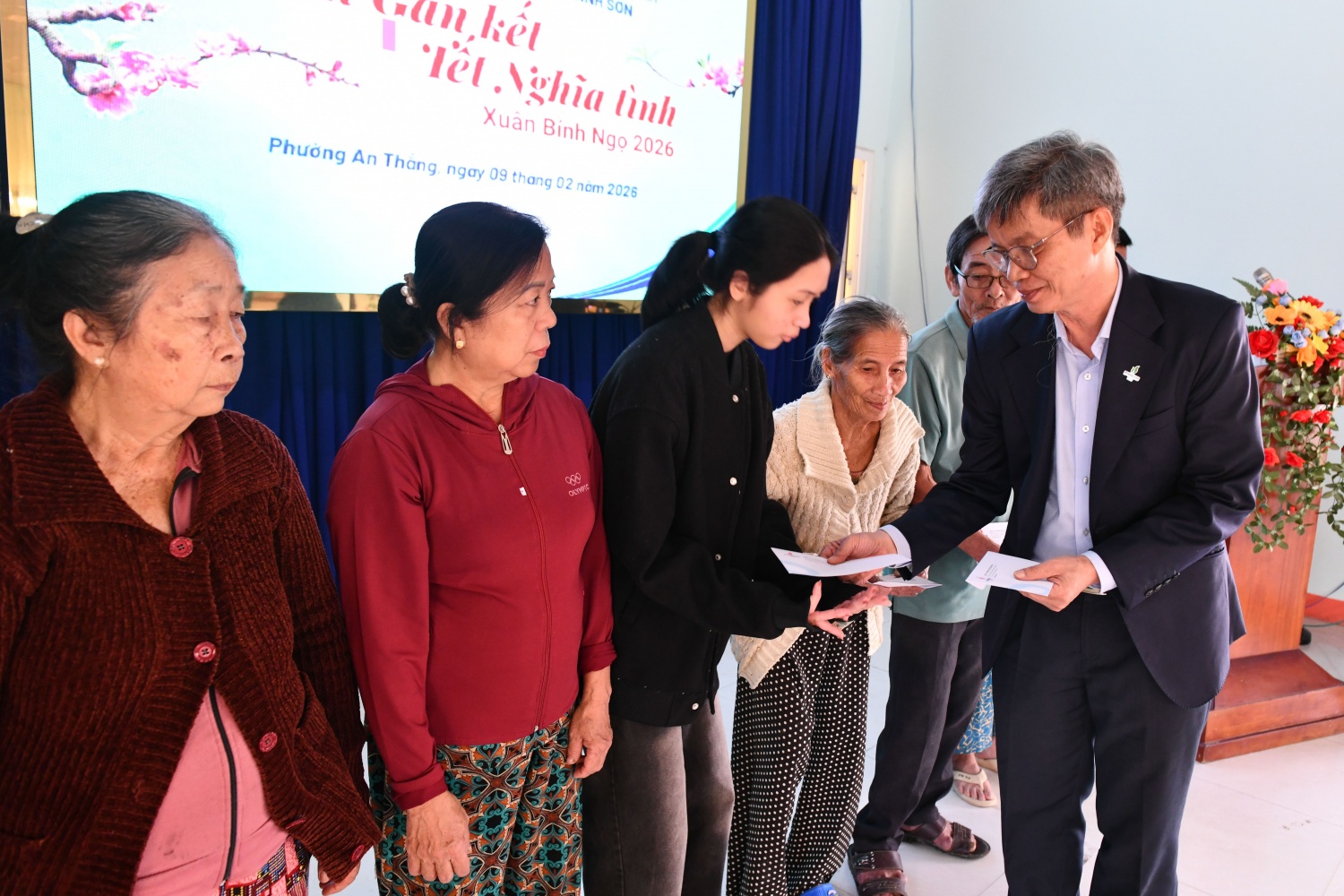 BSR lan tỏa yêu thương với chương trình “Tết vì người nghèo 2026” BSR lan tỏa yêu thương với chương trình “Tết vì người nghèo 2026”