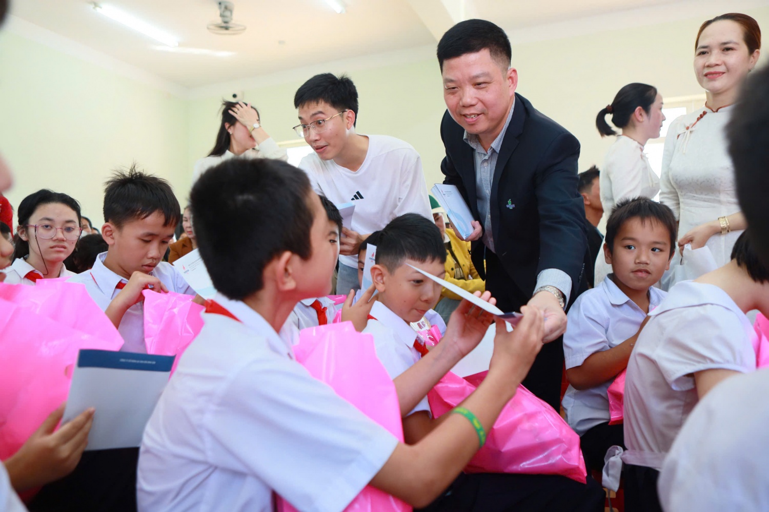 BSR lan tỏa yêu thương với chương trình “Tết vì người nghèo 2026” BSR lan tỏa yêu thương với chương trình “Tết vì người nghèo 2026”