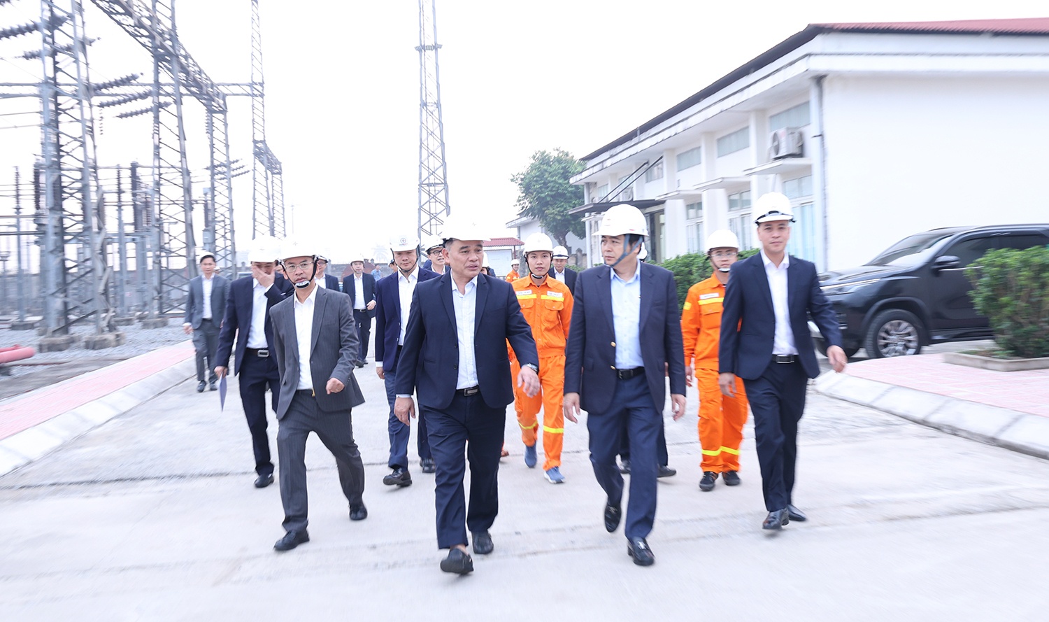 EVNNPT bảo đảm truyền tải điện an toàn, liên tục, ổn định dịp Tết Bính Ngọ 2026