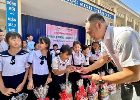 Xuân yêu thương - Nghĩa tình Petrovietnam sưởi ấm vùng lũ, tiếp sức bệnh nhi