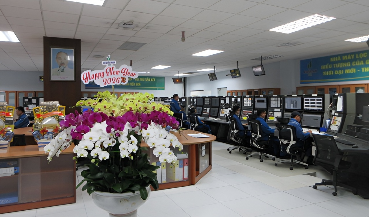 Giao thừa không nghỉ ở NMLD Dung Quất