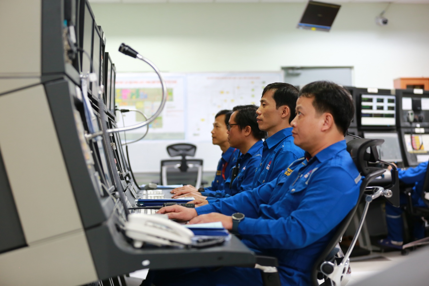 Giao thừa không nghỉ ở NMLD Dung Quất Giao thừa không nghỉ ở NMLD Dung Quất