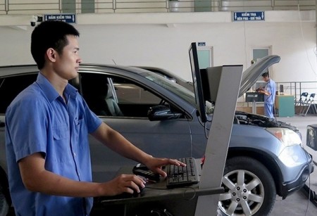 Chuẩn hóa kiểm định khí thải ô tô từ 1/3