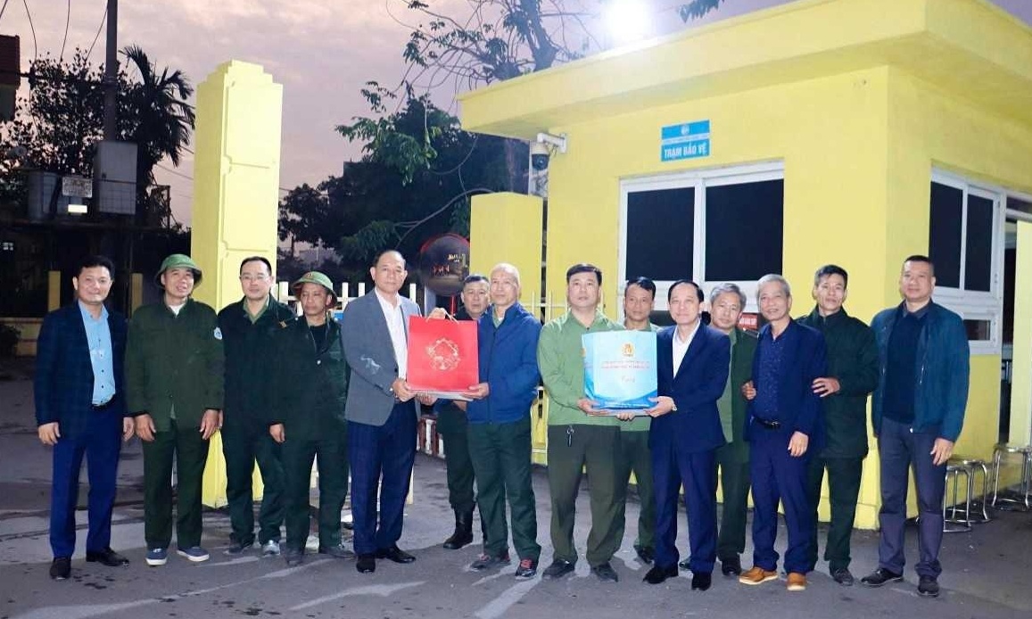 Than Hạ Long - TKV động viên các đơn vị trực Tết