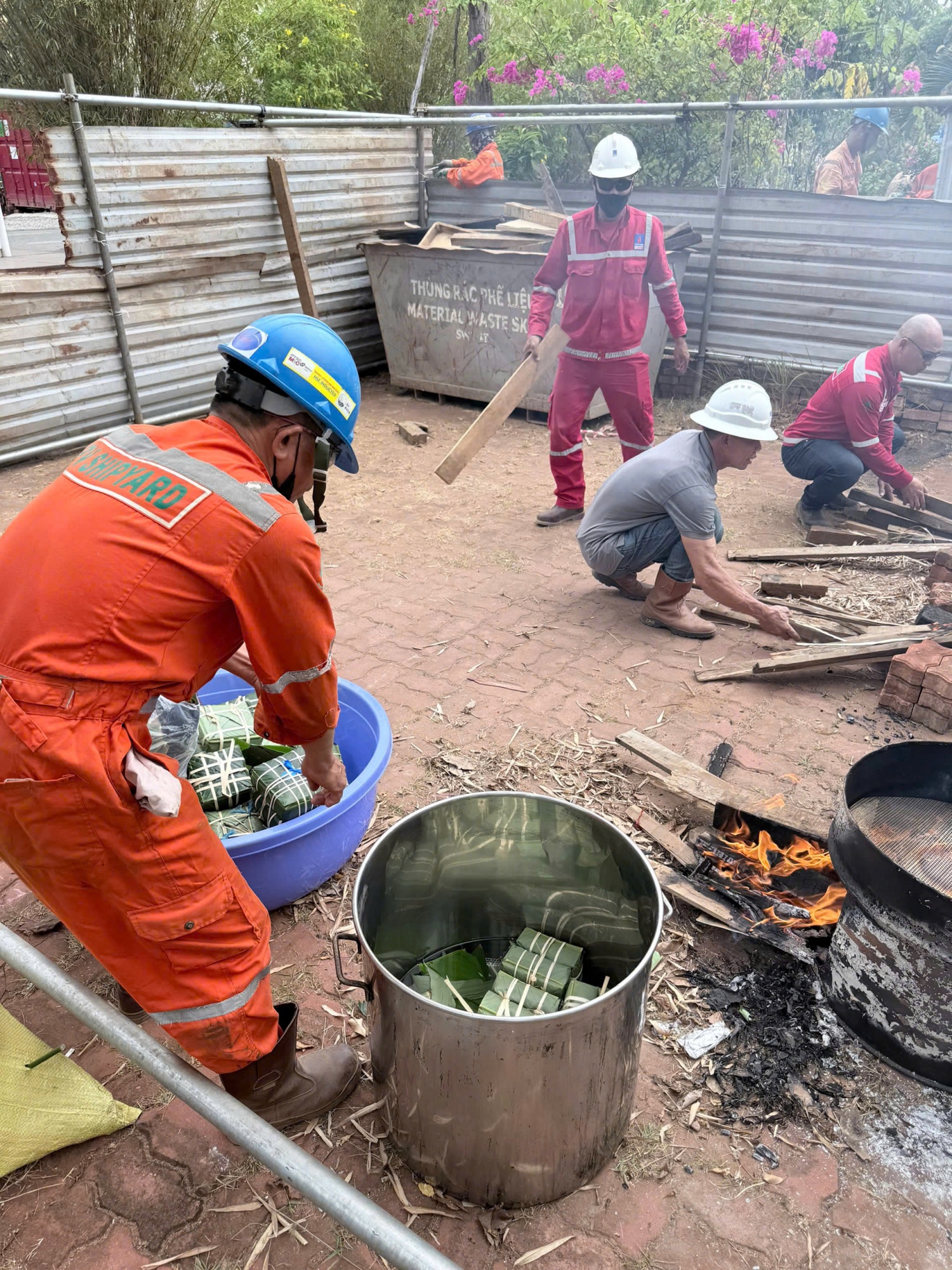 PV Shipyard gói bánh chưng, giữ nếp nhà, giữ tình Xuân PV Shipyard gói bánh chưng, giữ nếp nhà, giữ tình Xuân