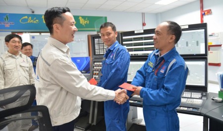 Người lao động BSR hăng say lao động ngày Tết vì dòng chảy năng lượng quốc gia