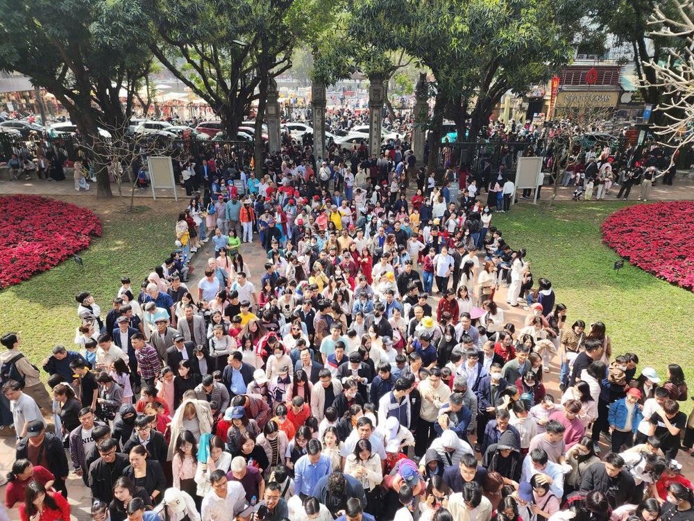 Di tích Văn Miếu - Quốc Tử Giám Hà Nội trong những ngày đầu năm mới Bính Ngọ 2026 Di tích Văn Miếu - Quốc Tử Giám Hà Nội trong những ngày đầu năm mới Bính Ngọ 2026