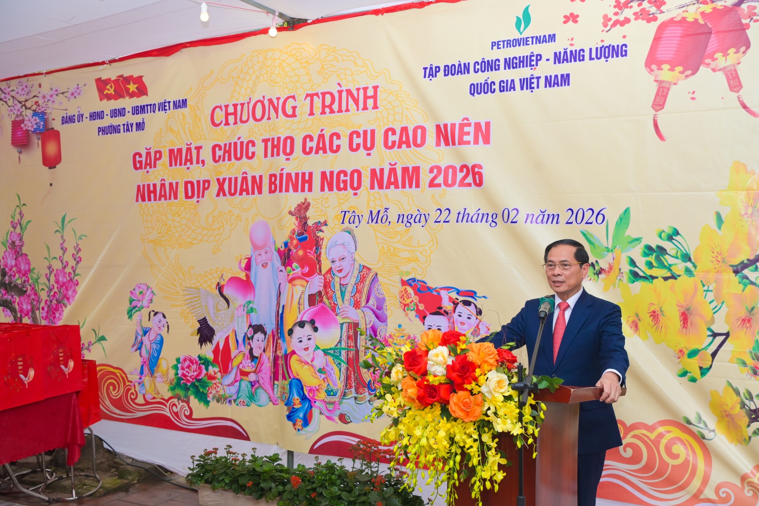 [Chùm ảnh] Phó Thủ tướng Bùi Thanh Sơn chúc Tết các cụ cao niên phường Tây Mỗ (Hà Nội)