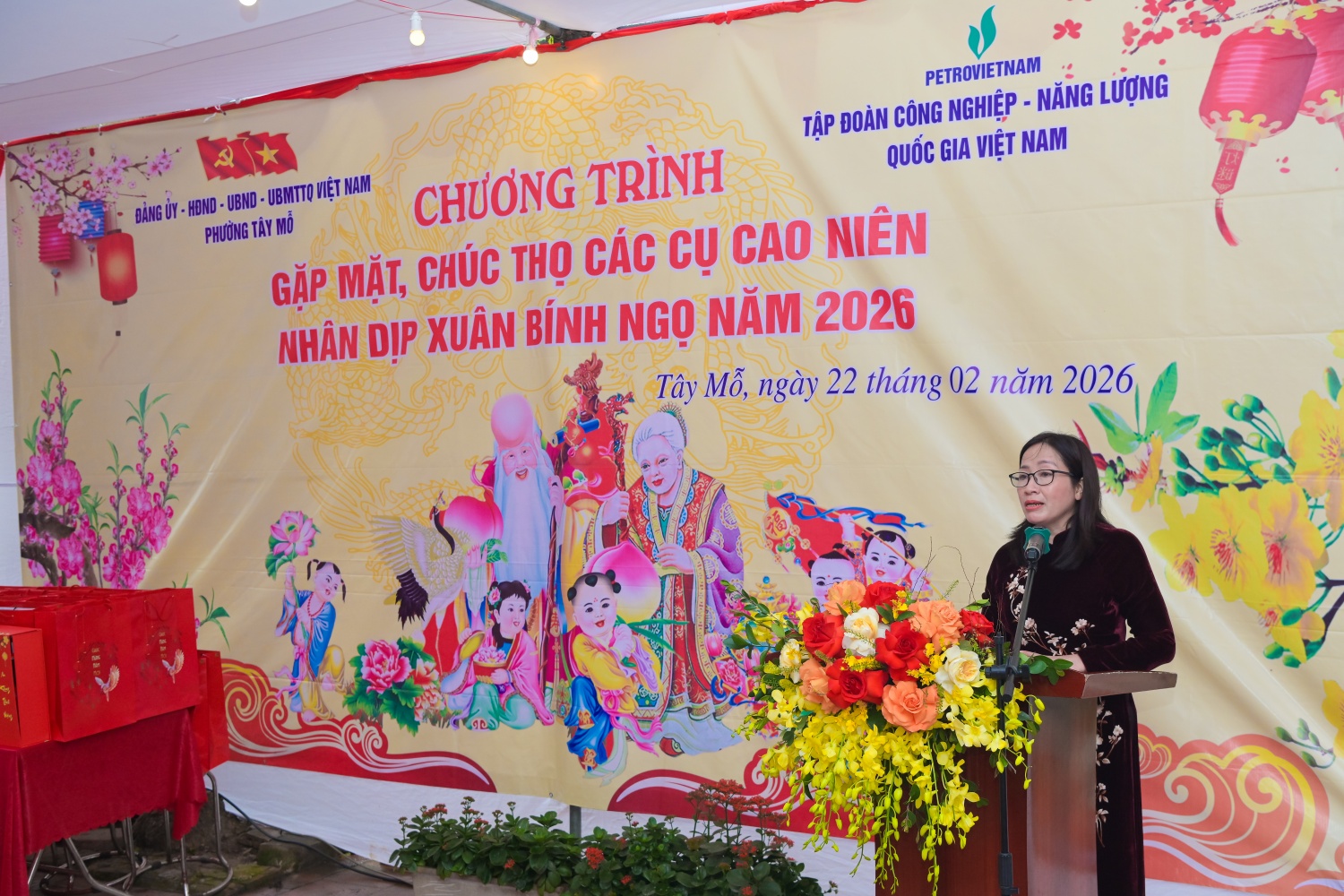 [Chùm ảnh] Phó Thủ tướng Bùi Thanh Sơn chúc Tết các cụ cao niên phường Tây Mỗ (Hà Nội)