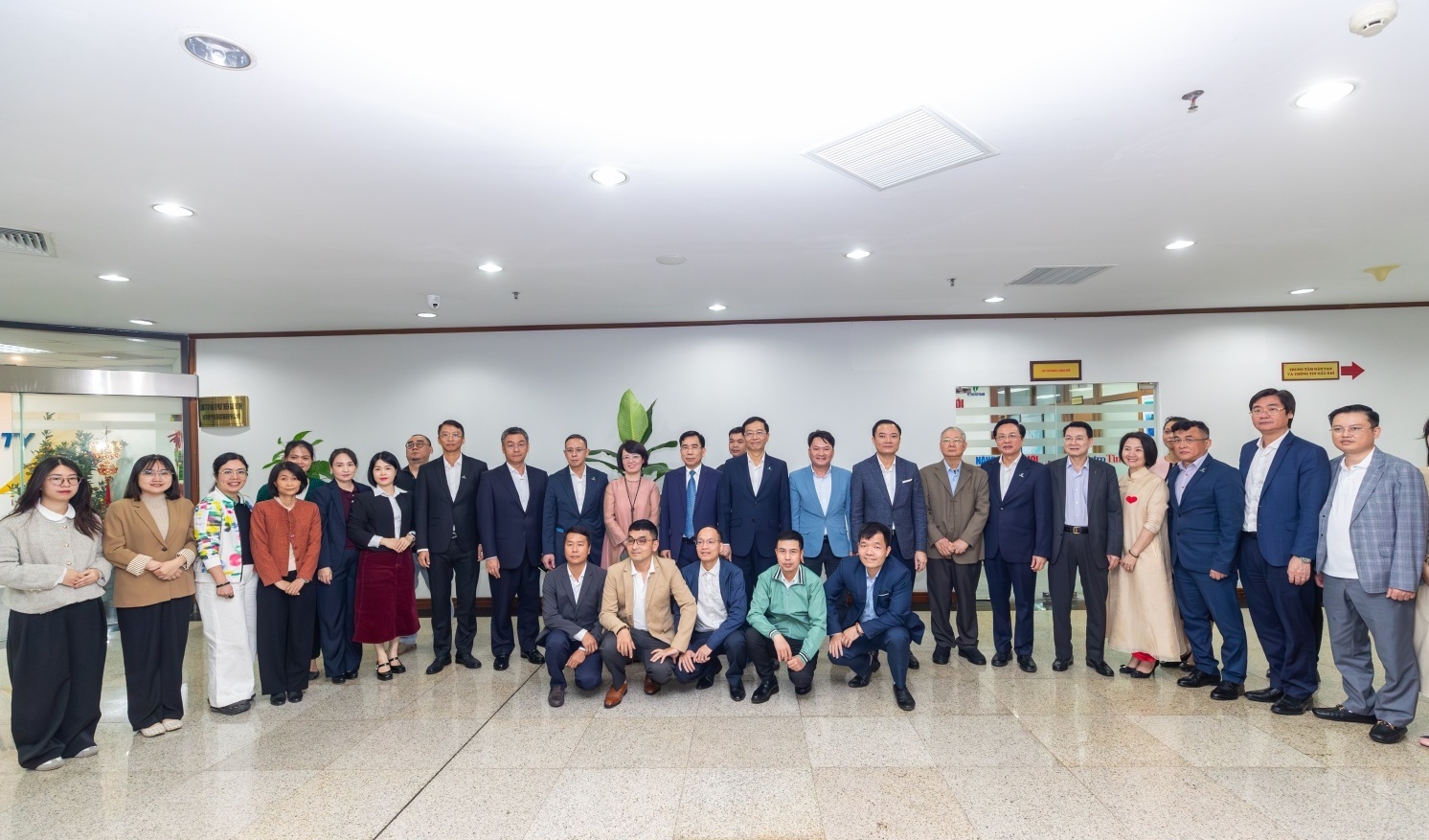 Lãnh đạo Petrovietnam và Hội Dầu khí Việt Nam gửi gắm kỳ vọng năm mới tới Tạp chí Năng lượng Mới/PetroTimes