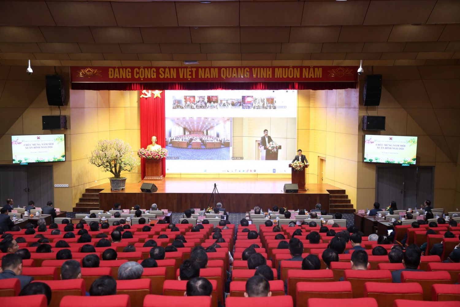 TKV khai Xuân Bính Ngọ