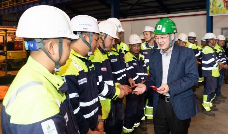 Lãnh đạo Petrovietnam động viên tinh thần làm việc của người lao động NMNĐ Thái Bình 2 đầu Xuân Bính Ngọ