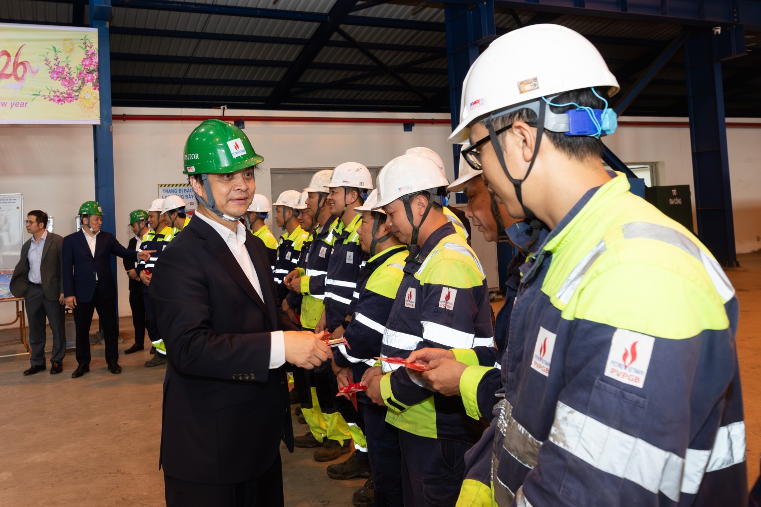 Lãnh đạo Petrovietnam chúc Tết, động viên người lao động Nhà máy Nhiệt điện Thái Bình 2 Lãnh đạo Petrovietnam chúc Tết, động viên người lao động Nhà máy Nhiệt điện Thái Bình 2