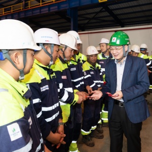 Lãnh đạo Petrovietnam động viên tinh thần làm việc của người lao động NMNĐ Thái Bình 2 đầu Xuân Bính Ngọ