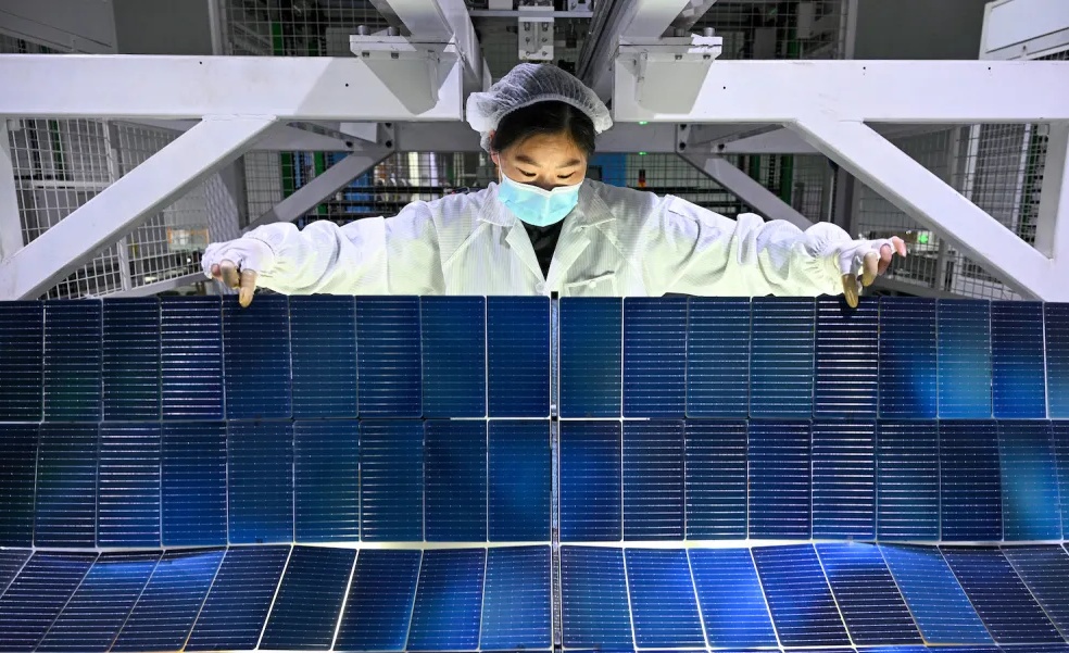 Trung Quốc thúc đẩy năng lượng tái tạo, Mỹ vẫn dựa vào than đá