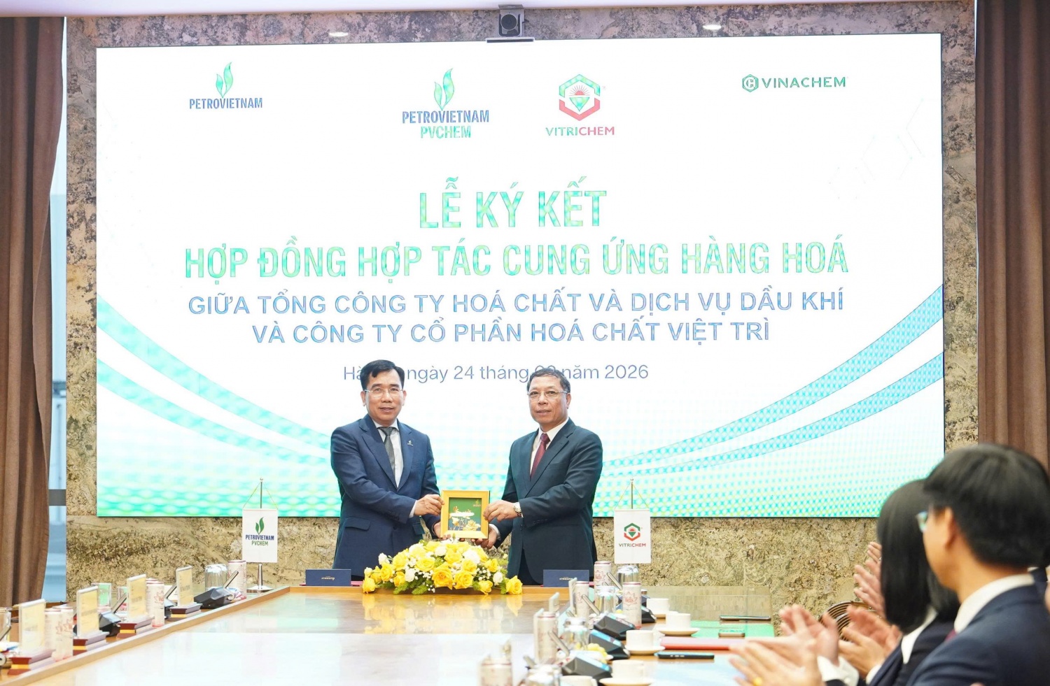 PVChem và Vitrichem ký hợp đồng cung ứng Xút lỏng cho Nhà máy Lọc hóa dầu Nghi Sơn