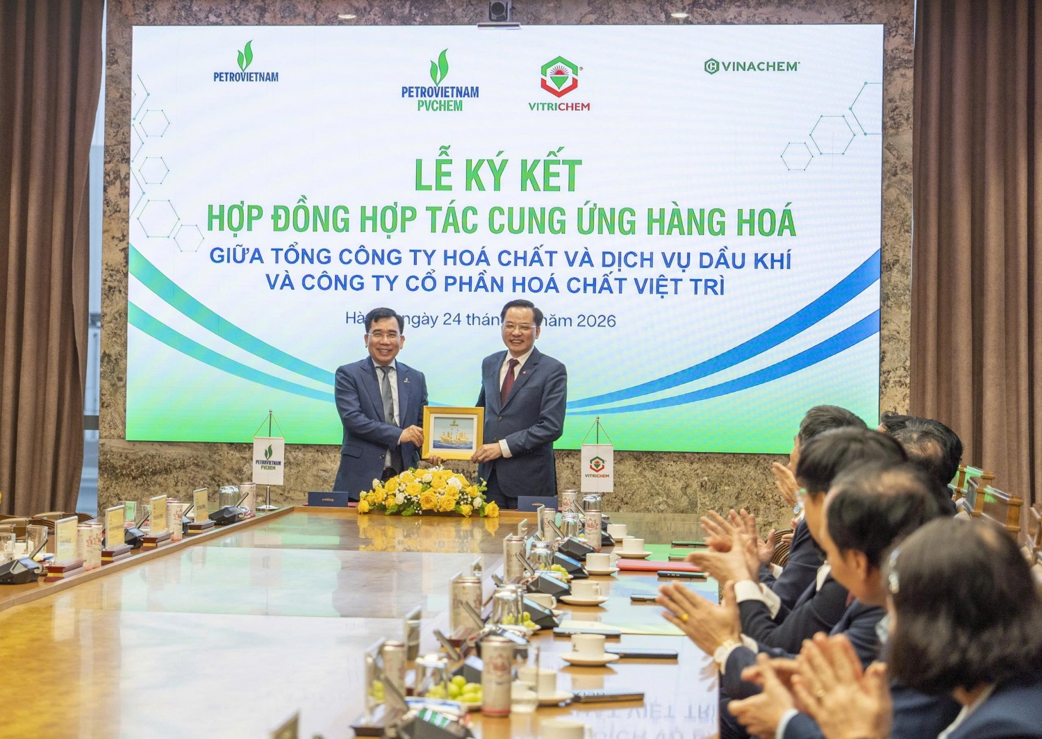 PVChem và Vitrichem ký hợp đồng cung ứng Xút lỏng cho Nhà máy Lọc hóa dầu Nghi Sơn