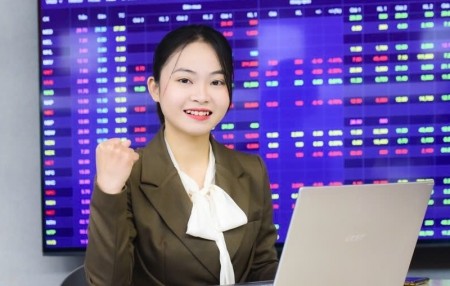 Tin nhanh chứng khoán ngày 26/2: VN Index tăng gần 19 điểm, nhóm Vin dẫn dắt đà tăng