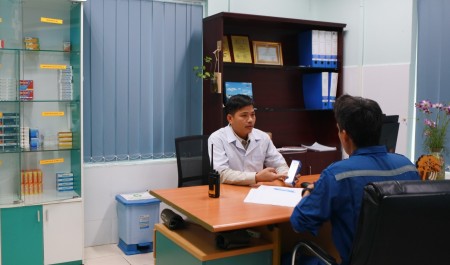 “Mắt xích” thầm lặng bảo đảm sức khỏe NLĐ tại NMLD Dung Quất