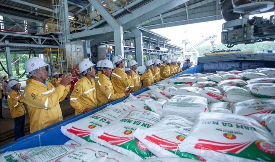 Vietnamese firm successfully exports first 40,000 tonnes of fertiliser to US